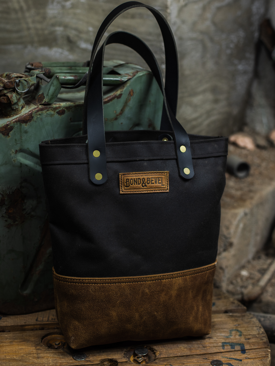 Market Tote in Waxed Canvas and Leather