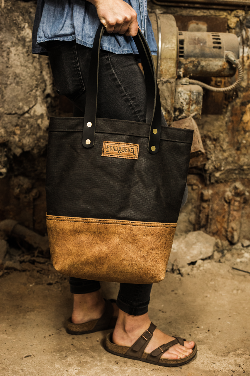 Market Tote in Waxed Canvas and Leather